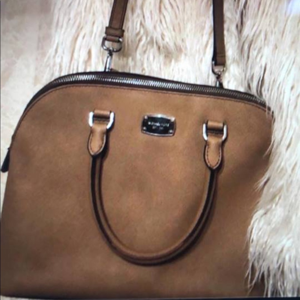 Michael Kors crossbody !
